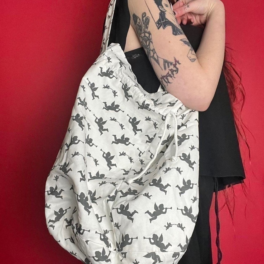 Cherub tote bag 🖤🤍​​​​​​​​​​​​​​​​​​​​​​​